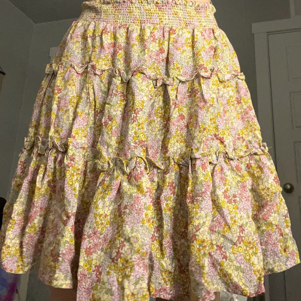 Cute medium length Spring ruffled skirt